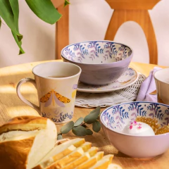 kit lanche em cima de uma mesa