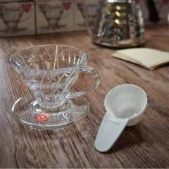 Suporte P/ Filtro De Café Hario V60-01 C/ Colher Dosadora - Manufakt