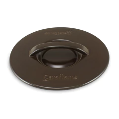 Tampa de cerâmica Duo+ 22cm na cor chocolate, da marca Ceraflame, com alça central.