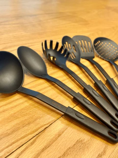 Espátula De Nylon Vazada 31,5cm Preta Biona Oxford - loja online