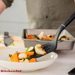 Espátula Perfurada 35cm Cozinha Nylon Preto Onix KitchenAid - comprar online