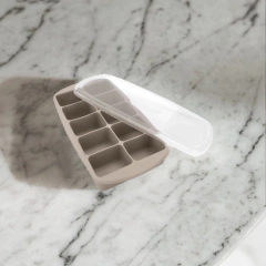 Forma De Silicone Para Gelo Com Tampa Warm Grey Oxford - comprar online