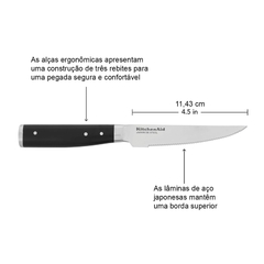 Faca forjada serrilhada KitchenAid com lâmina de aço japonês e cabo ergonômico.