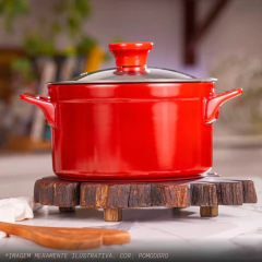 caçarola de cerâmica vermelha com tampa de vidro