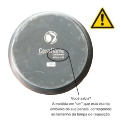 Tampa de cerâmica Duo+ de 22cm na cor chocolate, mostrando a parte inferior e detalhes da marca Ceraflame.