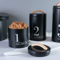 potes preto número um, dois e três lado à lado