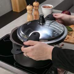 Panela De Pressão 22cm 5,4L Revestimento Cerâmico Indução Preta Brinox - comprar online