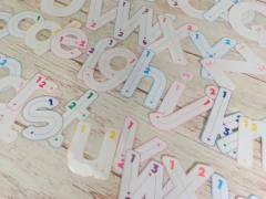 Letras en silueta en internet
