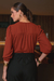 BLUSA DE CREPE COM BOTÕES - Dominique por Fátima Abrahão | Elegante e atemporal