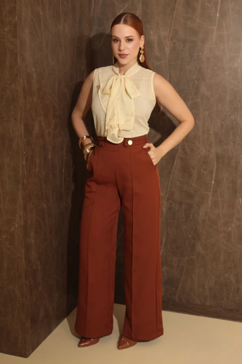 BLUSA EM CHIFFON TRABALHADO COM JABO E LAÇO