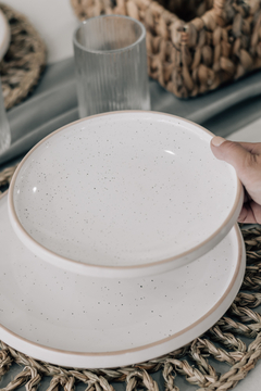 SET X 2 PLATOS POSTRE TOZEUR NEO BLANCO DOTS BORDE NATURAL 20 CM