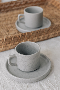 SET DE 2 TAZAS Y PLATOS NET GRANITE.