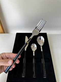 CUBIERTOS SAKURA BLACK 24 PIEZAS - tienda online