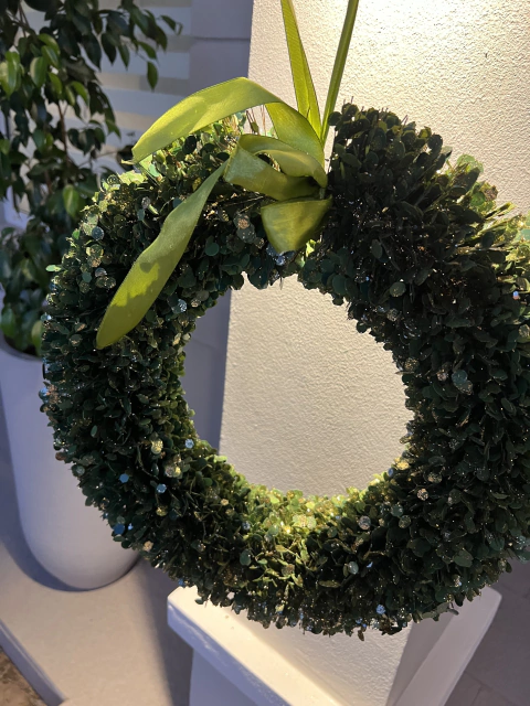 Corona elegante hojitas verdes