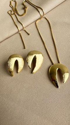Conjunto orgânico banhado a ouro 18k