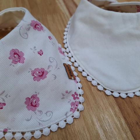 BANDANA FLORES NATURAL CHICA - comprar online