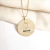 Colar Personalizado Redondo Dados E Nome Do Bebe Gravados Folheado A Ouro 18k