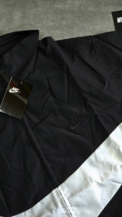 Campera NK big swoosh en internet