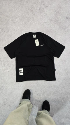 Remera solo swoosh clasic - oversize - tienda online