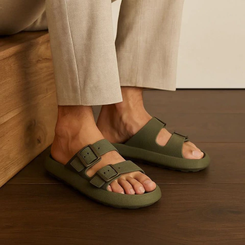 Chinelo BIRKEN com fivelas duplas