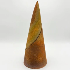 Kimi Nii - Escultura - Cerâmica - 1999 - Assinada - 43 x 13,5 x 17,8 cm