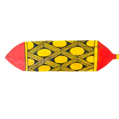 Remo indígena Kalapalo grande de 130 cm com pintura tradicional em amarelo, preto e vermelho