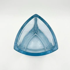 Vaso de vidro Murano transparente com tonalidade azul clara, formato retangular arredondado