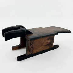 Banco Indígena Pássaro duas cabeças - Mehinaku - 21,5 x 23,2 x 52 cm - 3,6 kg na internet