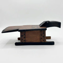 Banco Indígena Pássaro duas cabeças - Mehinaku - 21,5 x 23,2 x 52 cm - 3,6 kg - comprar online