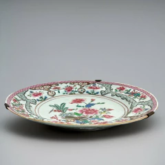 Europe XIX | Medallion | Porcelain on internet