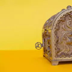 Imagem do Europa séc XX | Baú com chave | Bronze