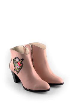 BOTINETA MONA en internet