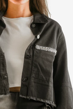 CAMPERA ELITE NEGRA en internet