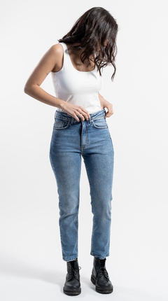 Pantalón Slim Cameron Destroyed en internet