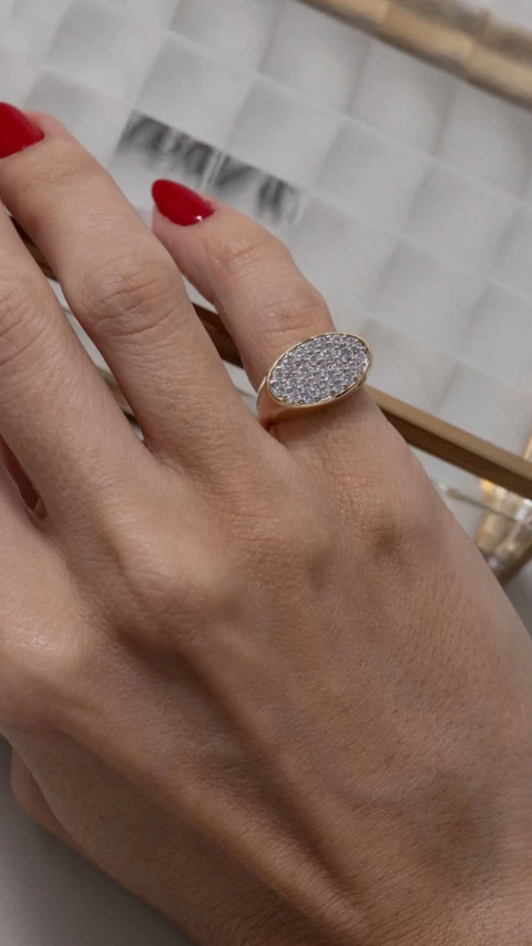 Anel Dedinho Oval Cravejado - comprar online