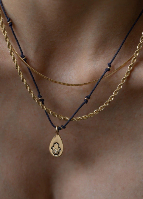 Colar Fita Seda Mão de Fátima