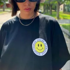 Remera Smiley Club - comprar online