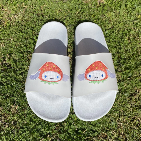 Ichigo Cinnamoroll slippers
