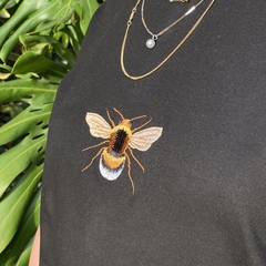 Remera Queen Bee
