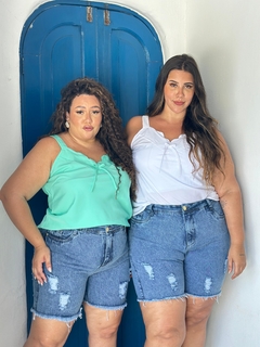 Bermuda Jeans Manchada na internet