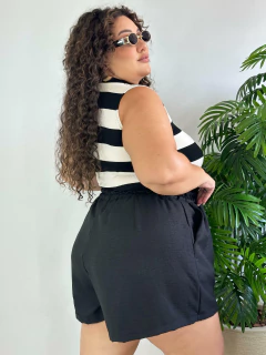 Short Larissa Liso na internet