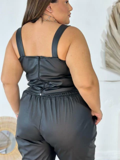 Cropped Kim Couro Fake - comprar online