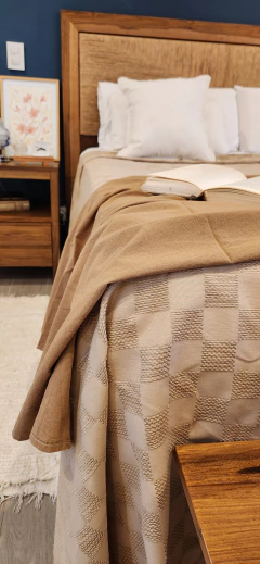 Manta/Cubre Cama Gambito de dama - BEIGE - tienda online