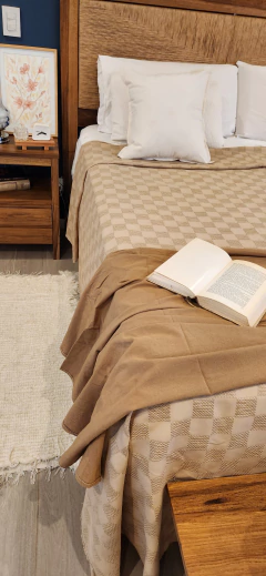 Manta/Cubre Cama Gambito de dama - BEIGE - Ay Que Amor