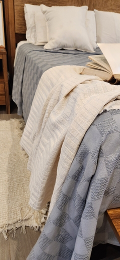 Manta/Cubre Cama Gambito de dama - GRIS - comprar online
