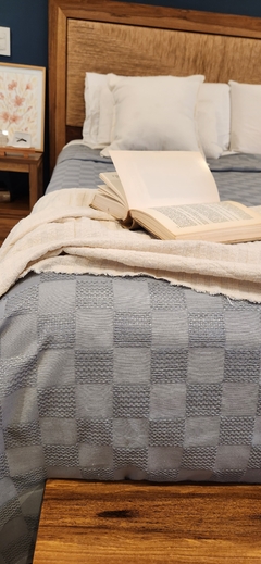 Manta/Cubre Cama Gambito de dama - GRIS