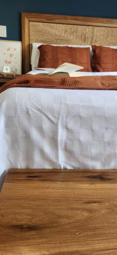 Manta/Cubre Cama Gambito de dama - BLANCO - Ay Que Amor