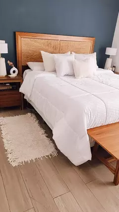 ACOLCHADO KING LINEA HOTEL - REVERSIBLE TOTAL OFF WHITE MOD. RAYAS