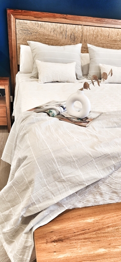PIE DE CAMA GRIS PERLA RAYADO
