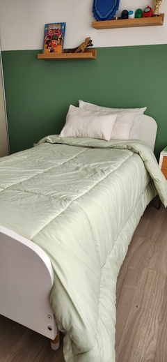 ACOLCHAD TWIN EXCLUSIVOS MOD. VERDE PUNTEADO OFF WHITE) - Ay Que Amor
